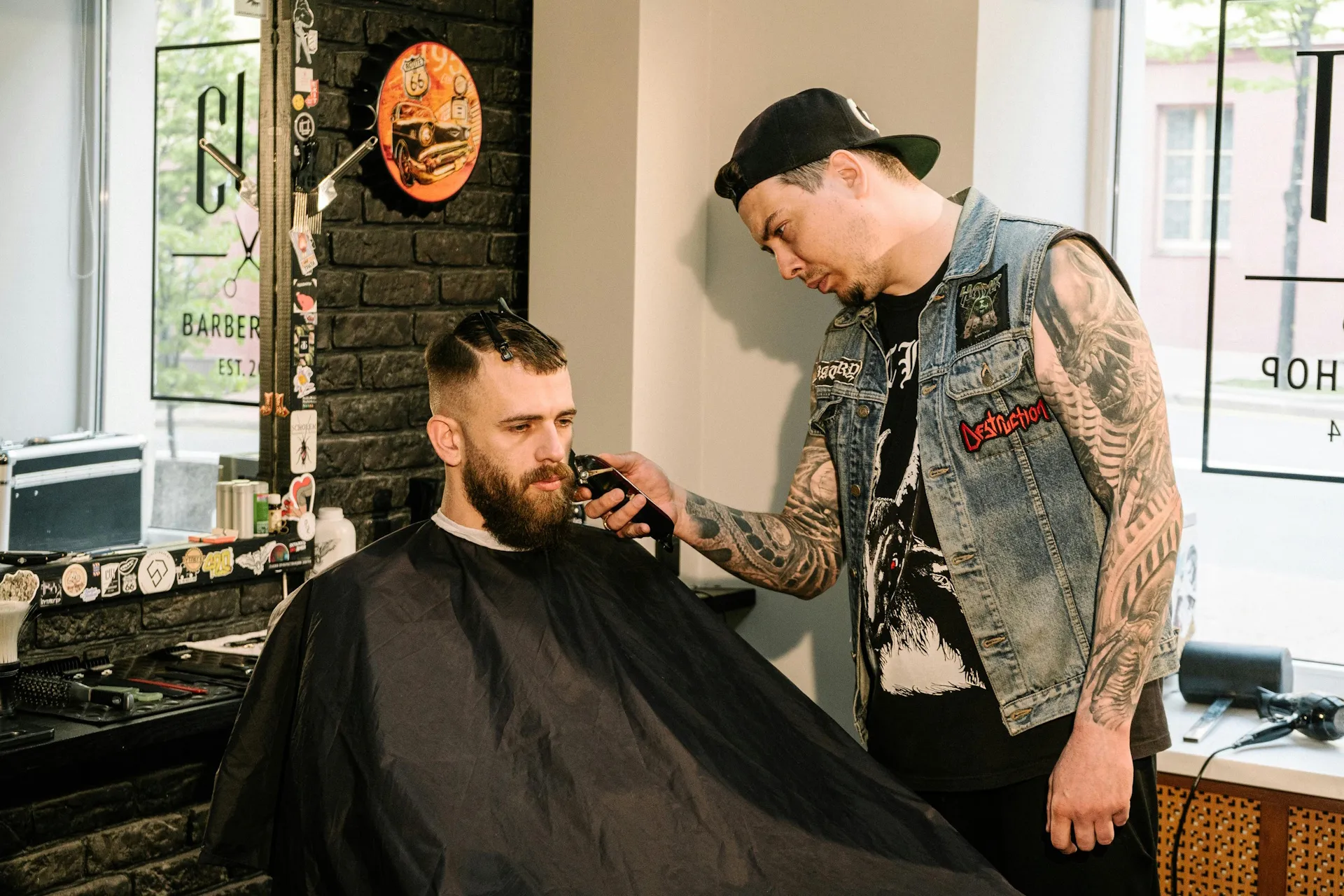 Barber Chairs Unveiled: What Makes a Chair Iconic in 2025?