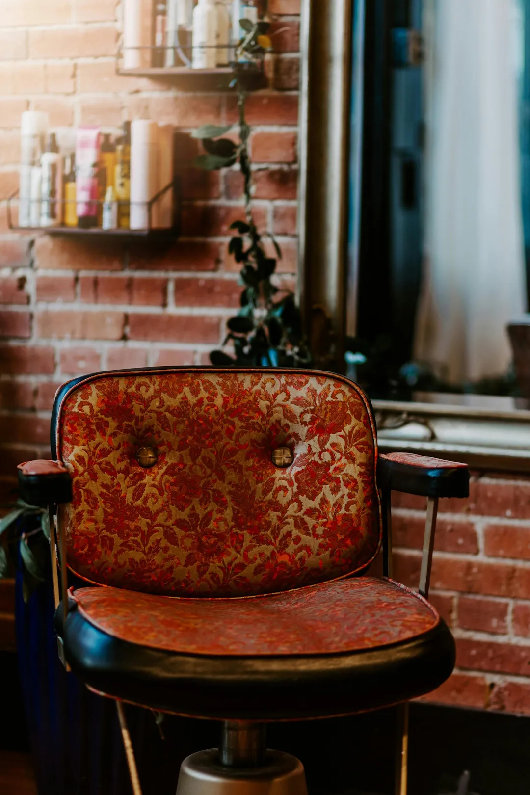 Top Barber Chair Features 2025: Must-Haves That Set the Best Apart